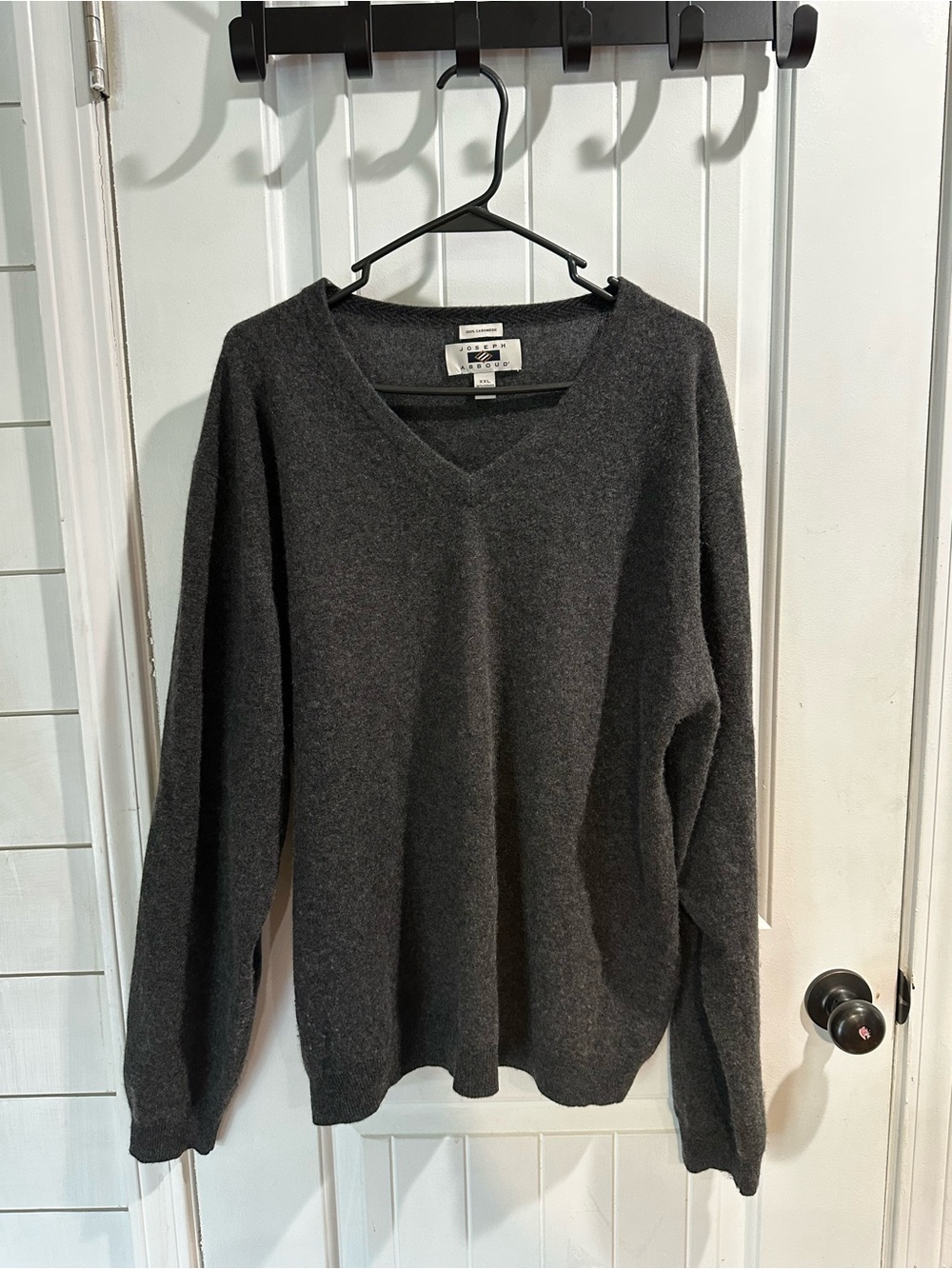 Joseph Abboud Charcoal Gray V-Neck Sweater 100% cashmere